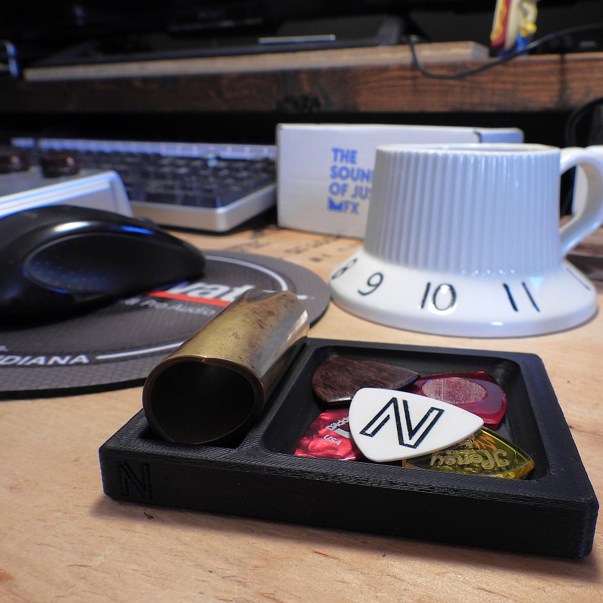 TONE DOCK - Drop tray for Picks and Slide image 0