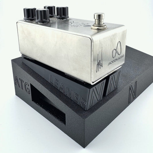 LEANER - ANGLED PEDAL RISER