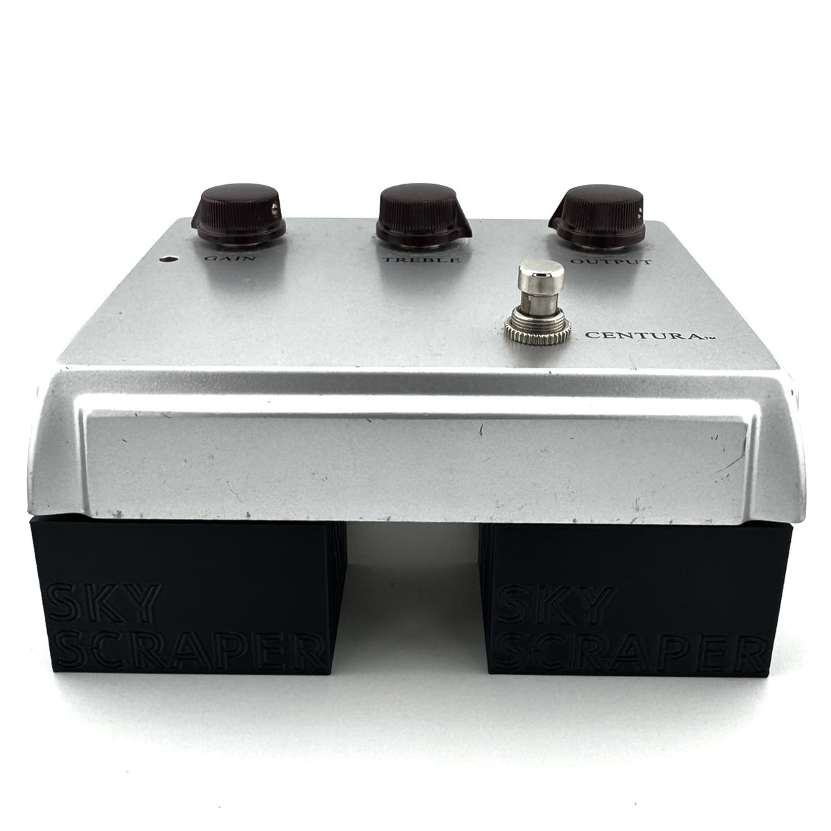 The SKY SCRAPER Pedal Riser from Nicholls Custom Designs being used to give lift to a Ceriatone Centura